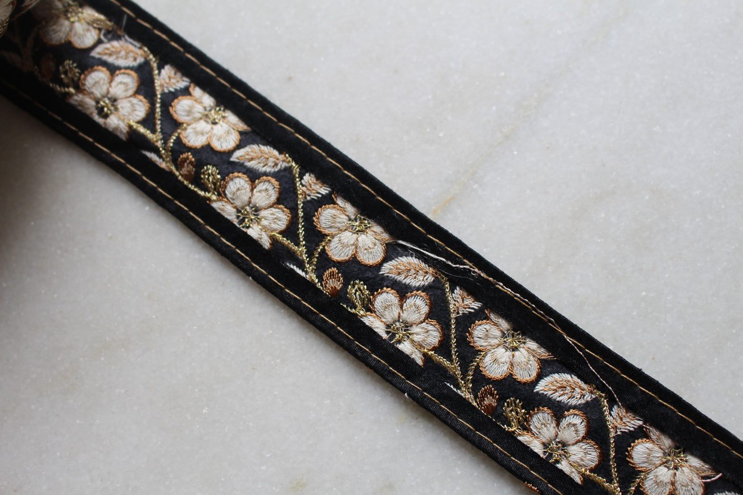 Flower ( SKR Black - 306241523 )
