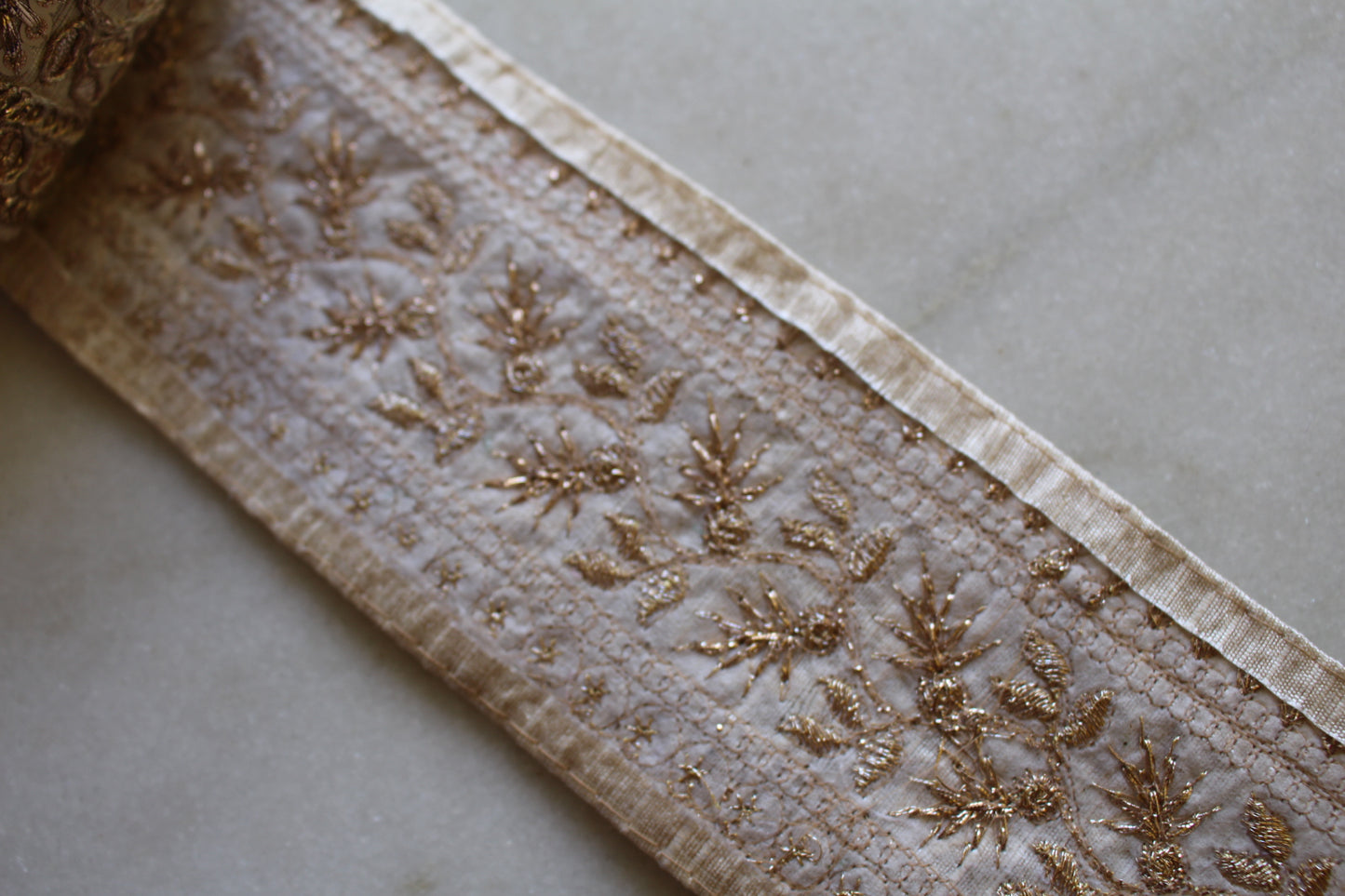 GOLD ( White 23071926 )