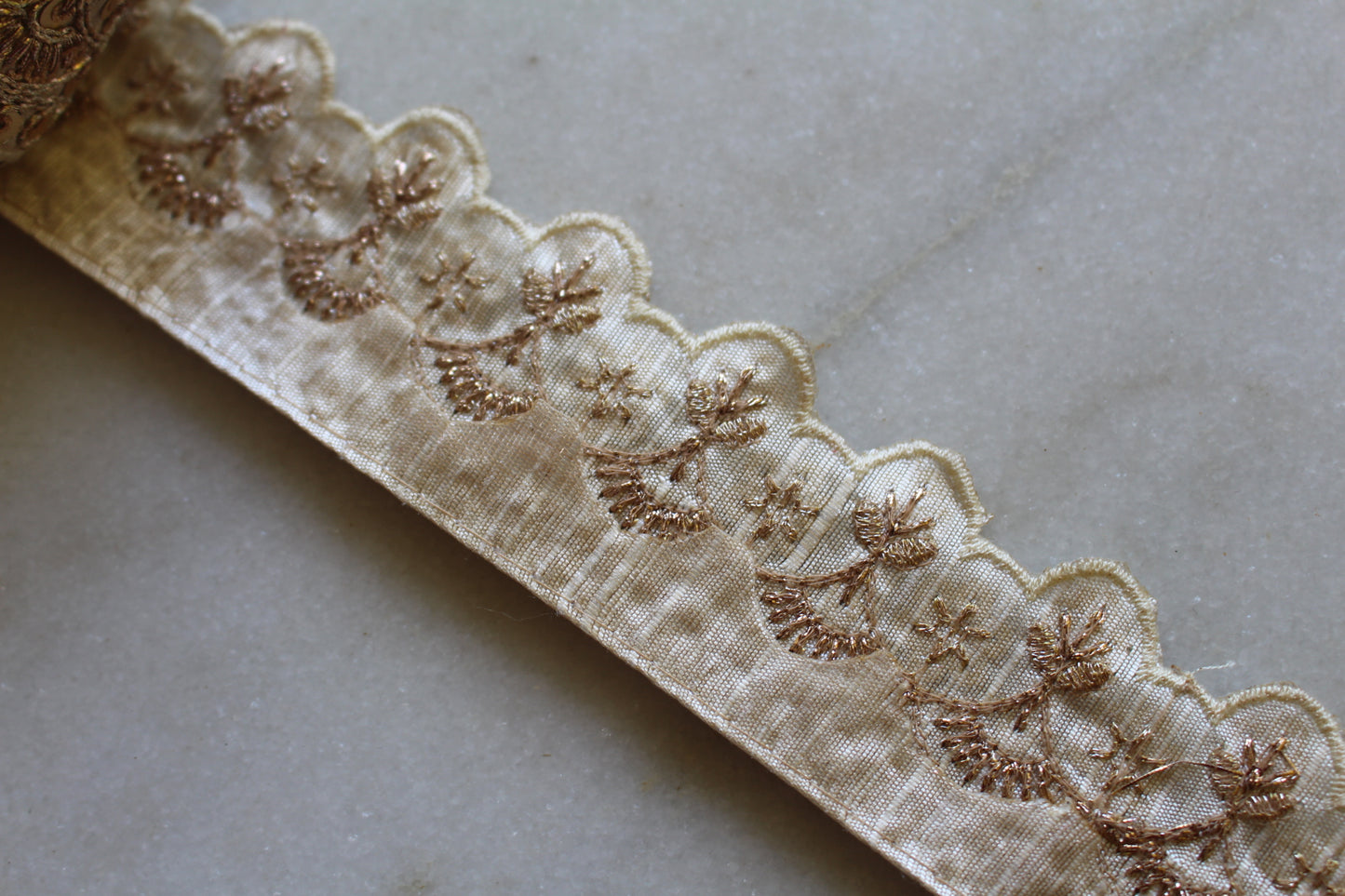 GOLD ( WAV White S 23072002 )