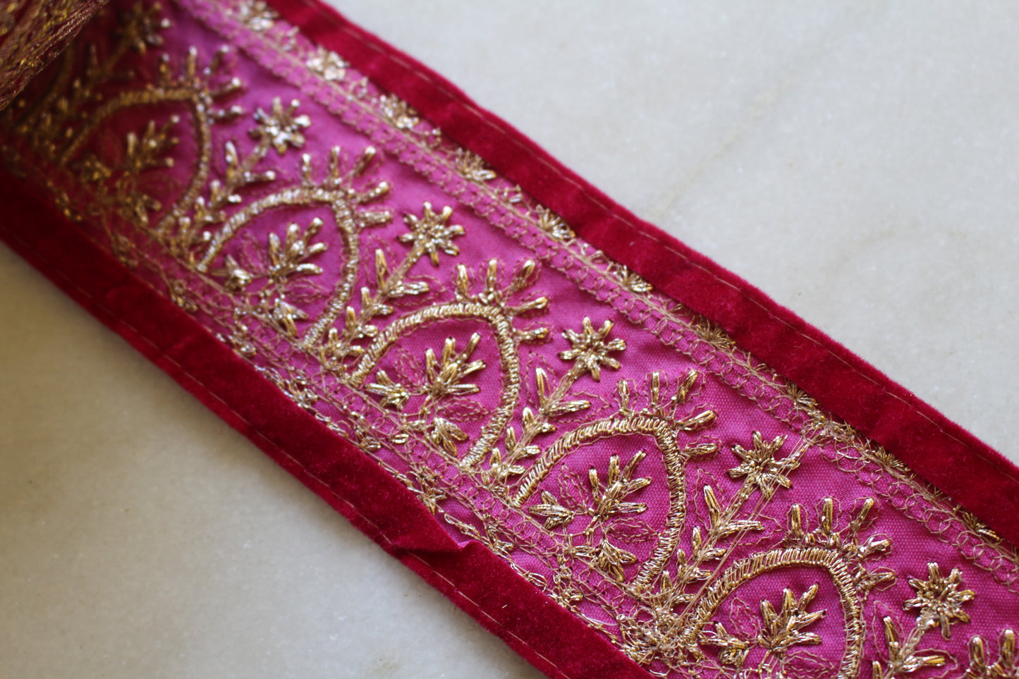 GOLD ( Velvet Magenta Pink 23071815 )