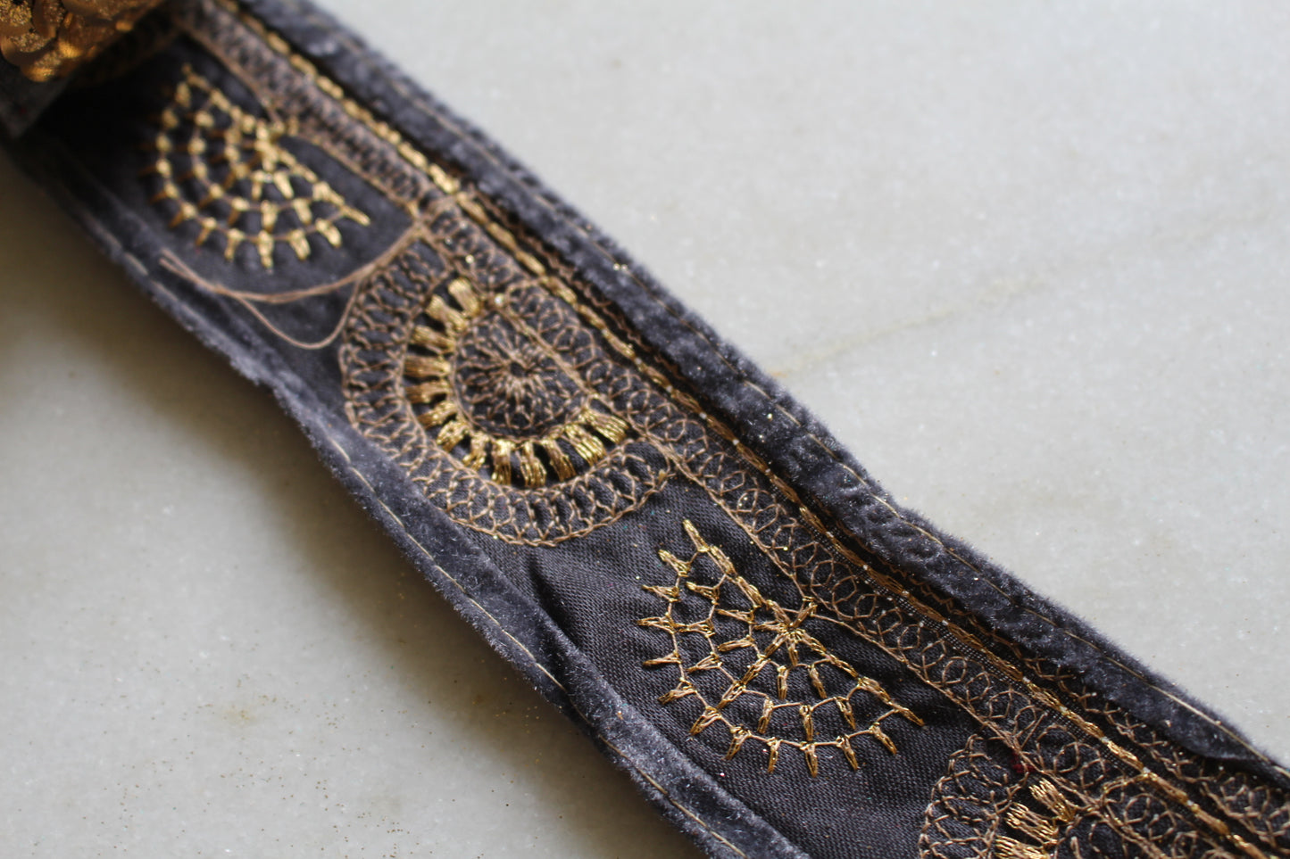 GOLD( HCL Velvet Gray 2309271405 )