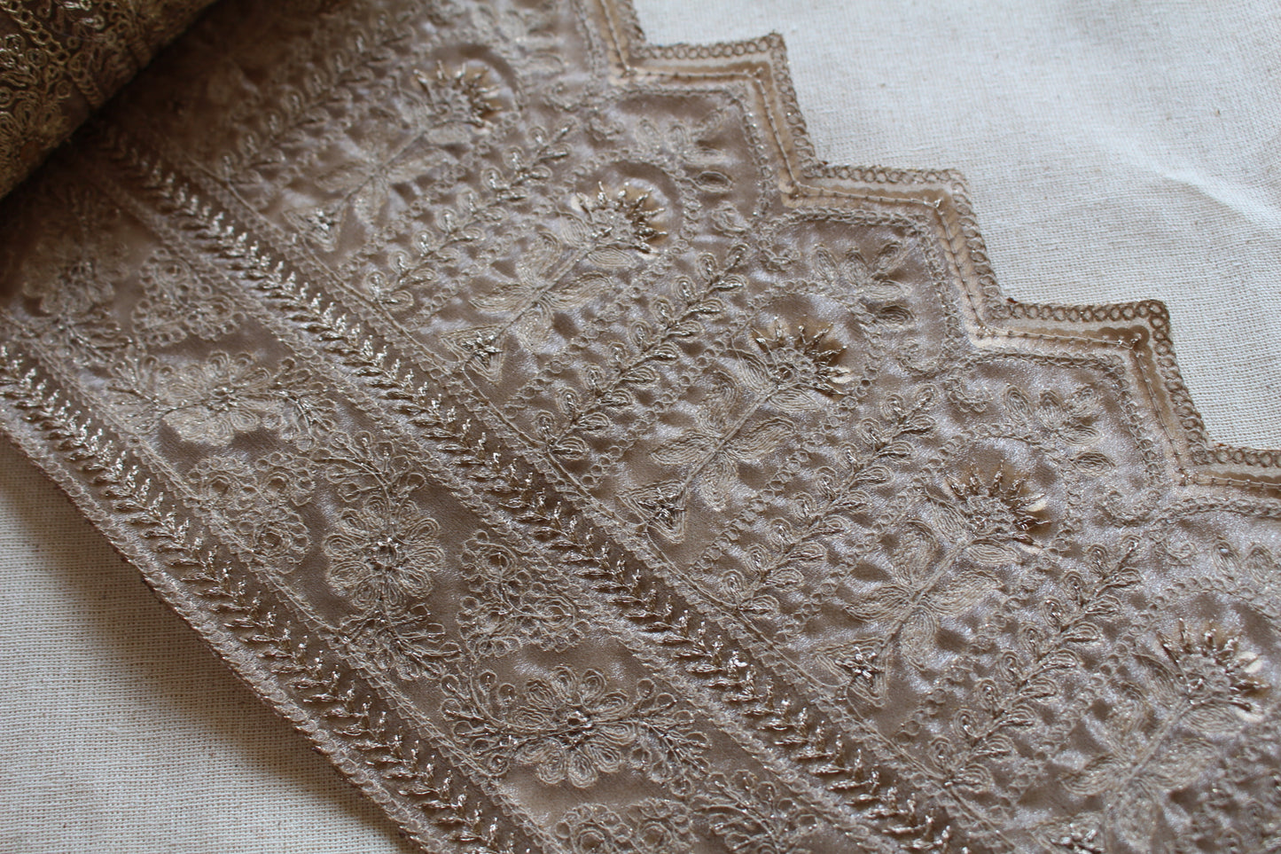 Unique ( OS - ZG Gold 2309281306 )