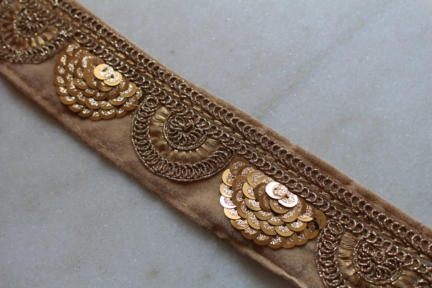 GOLD( HCL Velvet Beige 2309271352 )