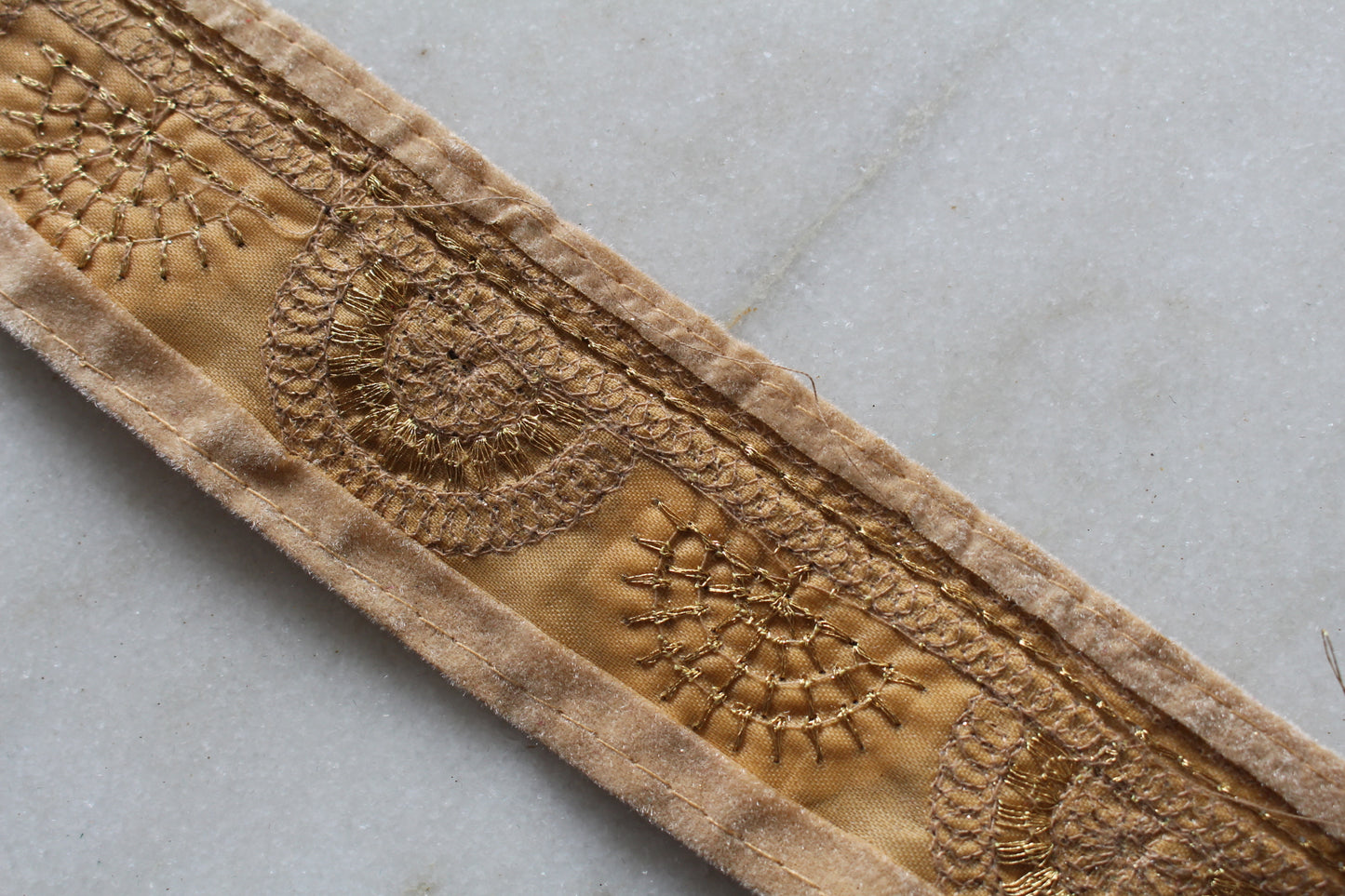 GOLD( HCL Velvet Beige 2309271352 )