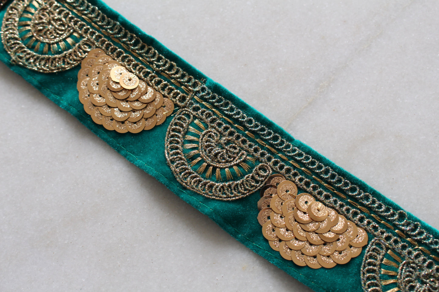 GOLD( HCL Velvet Eme Green 2309271359 )