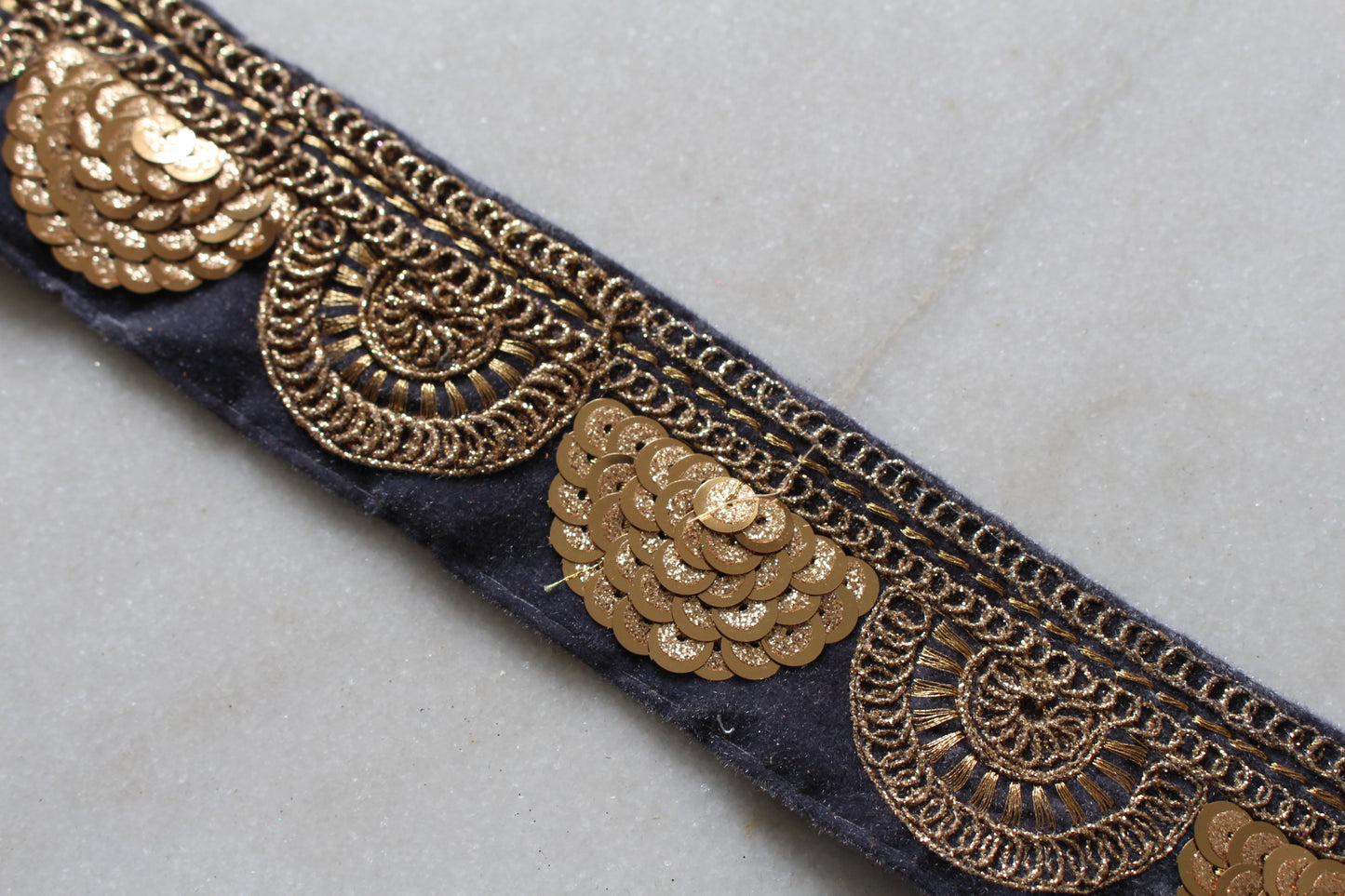 GOLD( HCL Velvet Gray 2309271405 )