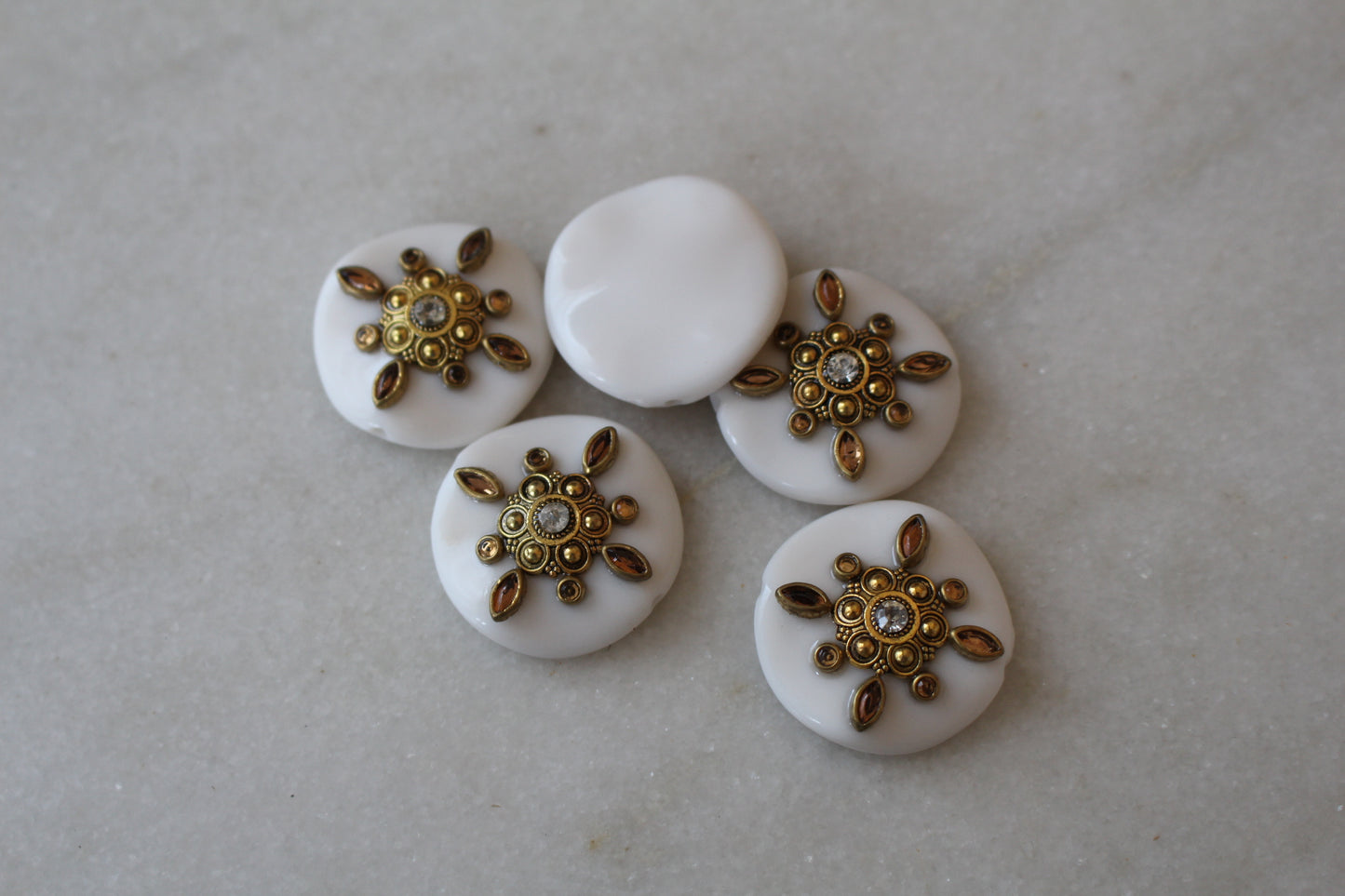 Buttons 253252211