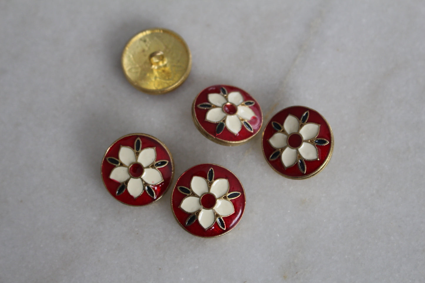 Buttons 66141448