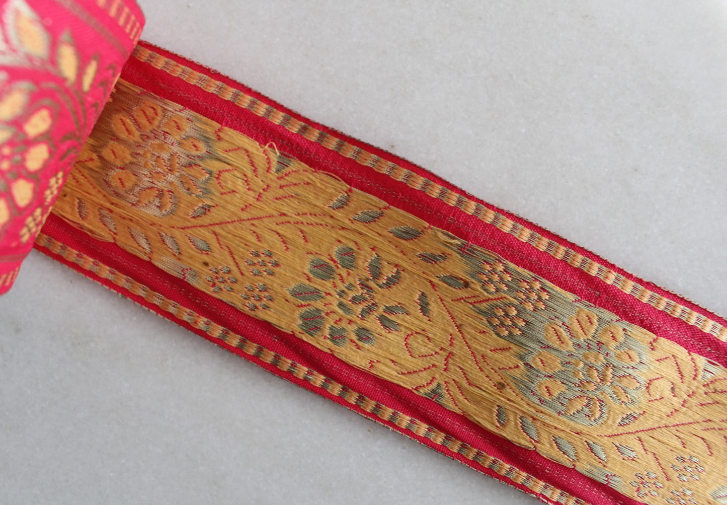 Indian Accent ( Pink × Gold Flower -1 )