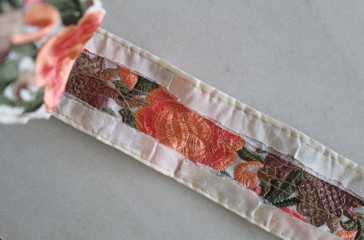 Flower Garden ( White × Peach - 1 )