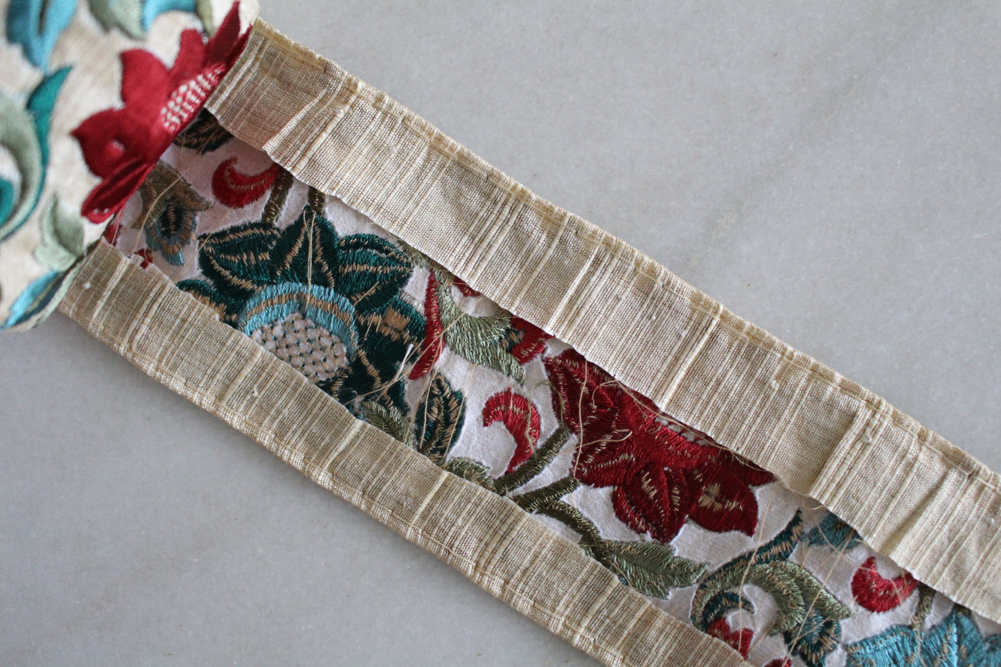 Flower Elegant ( White × Red Blue Flower - 12328 )