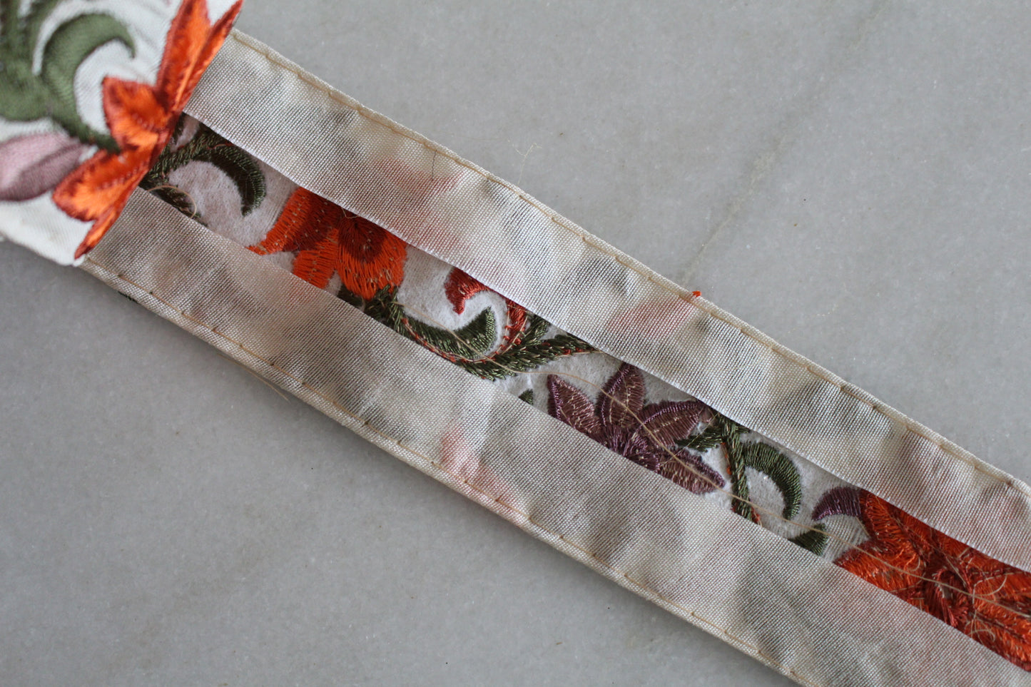 Flower Elegant ( Ivory × Orange - 22344 )