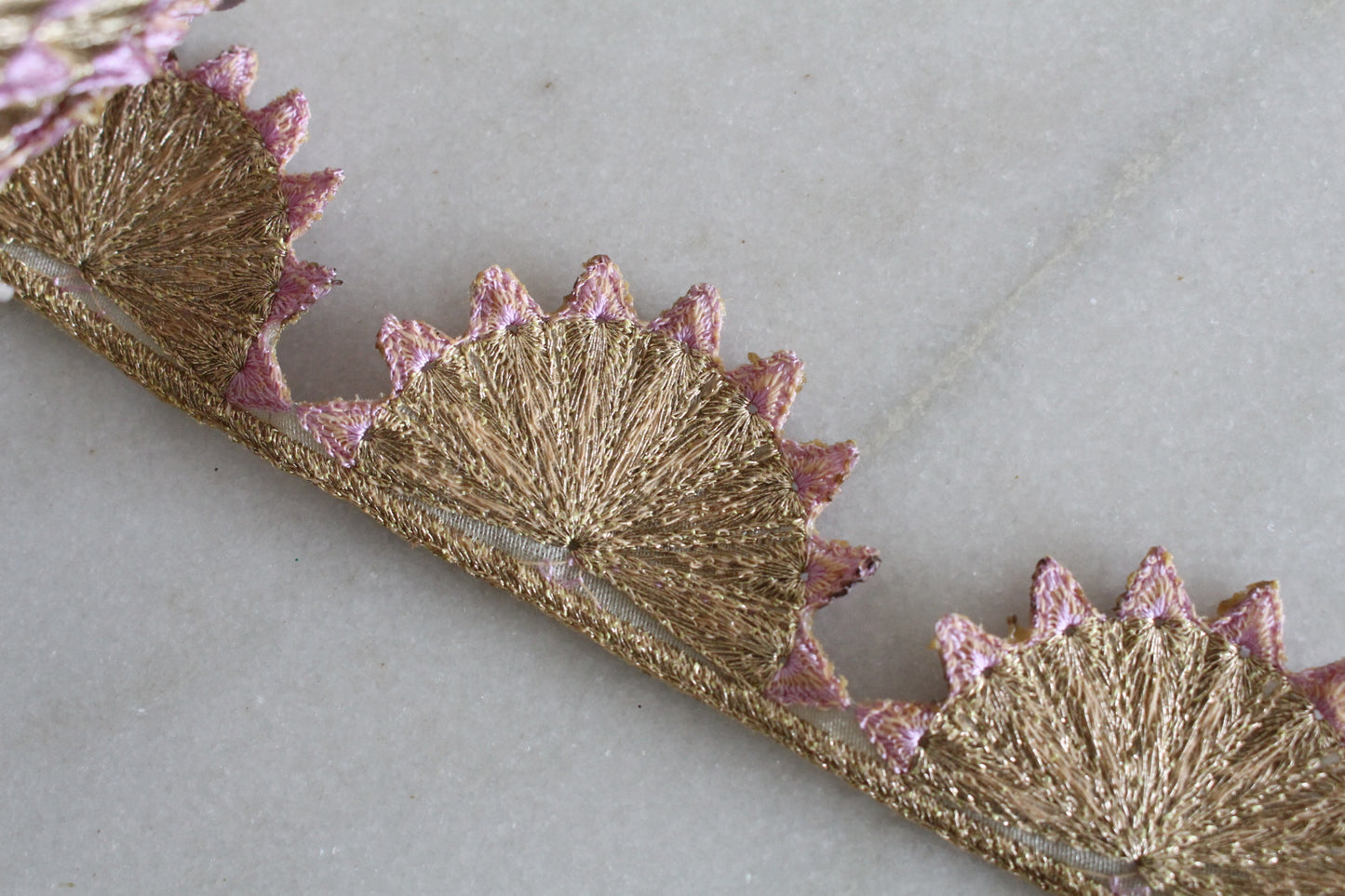 Unique  ( Arc Of Sunflower Purple - 030450 )