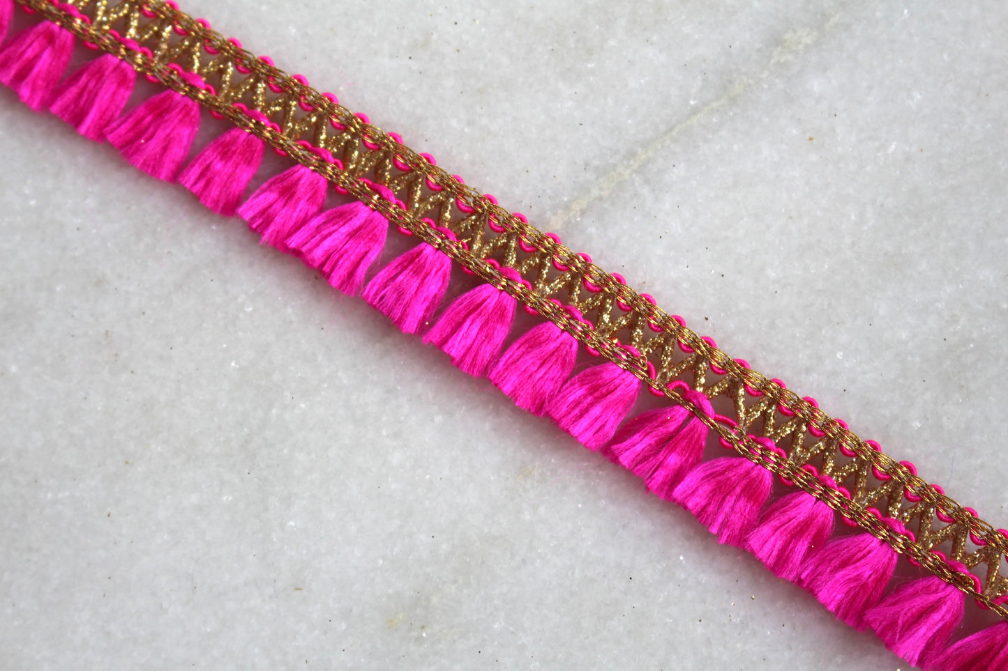 Unique Ribbons ( Tassels Vivid Pink - 26211948 )