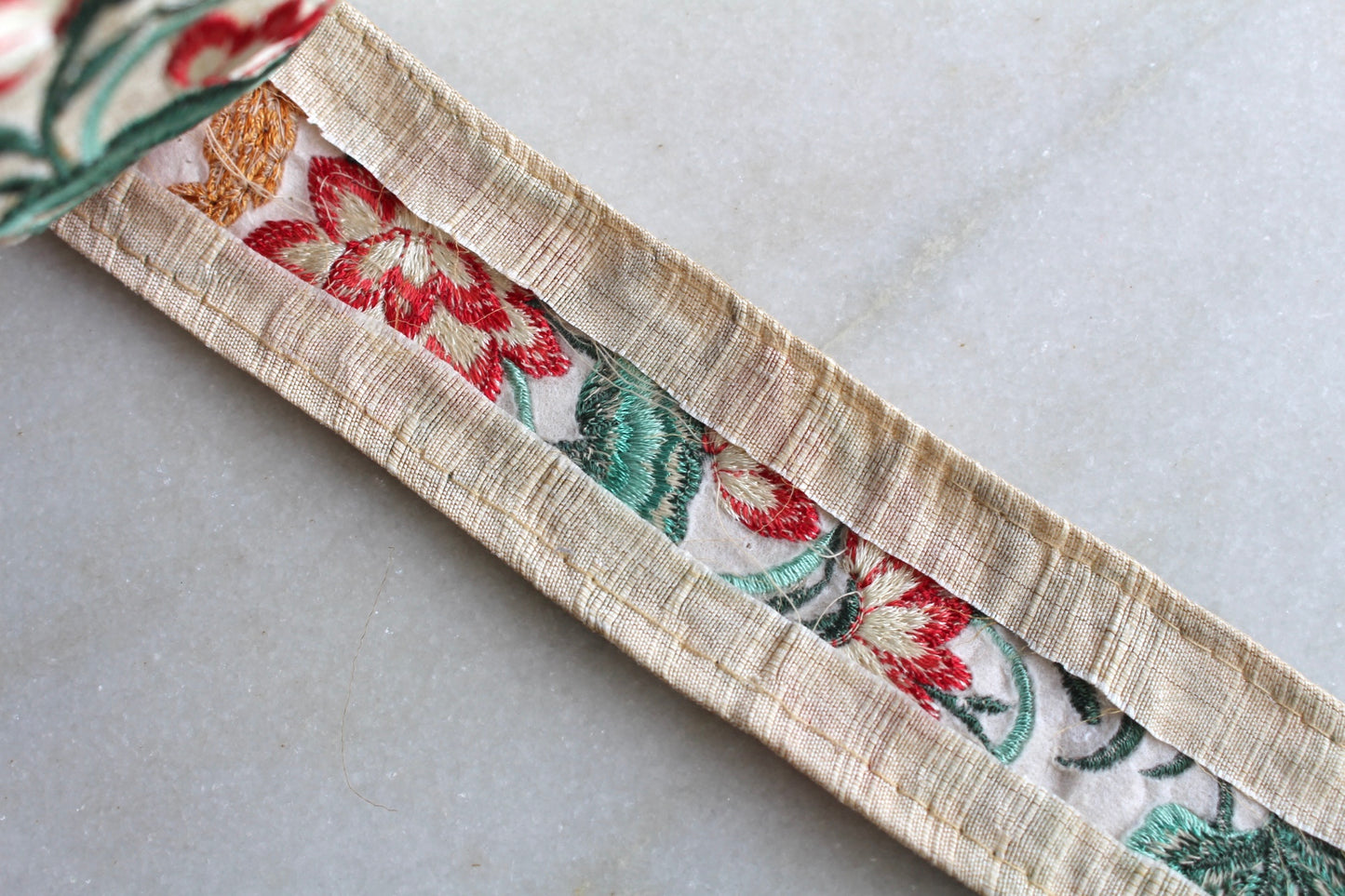 Flower Garden ( White × Green Red Flower - 082523 )