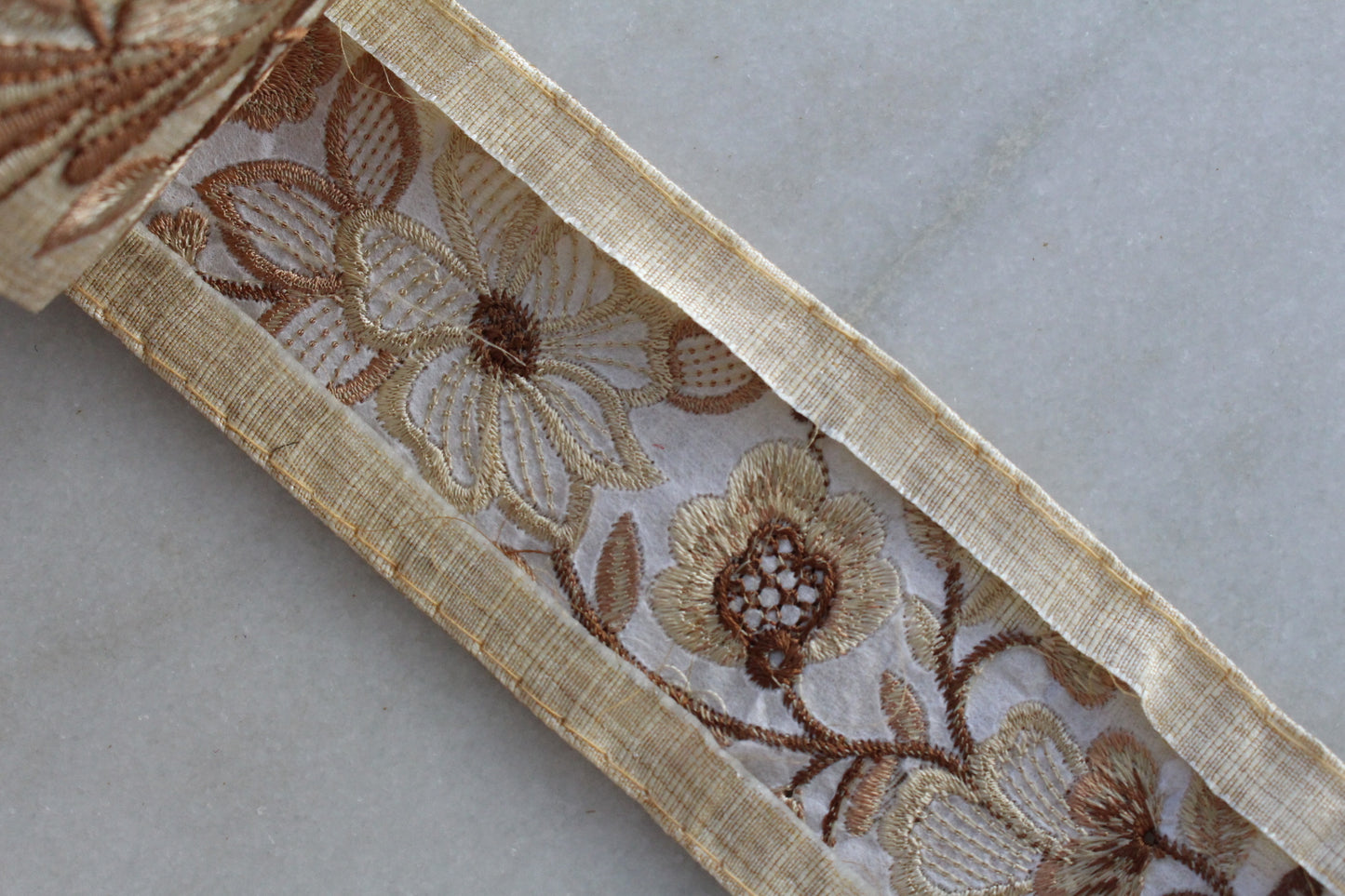 Flower ( Beige Birds - 27282158 )