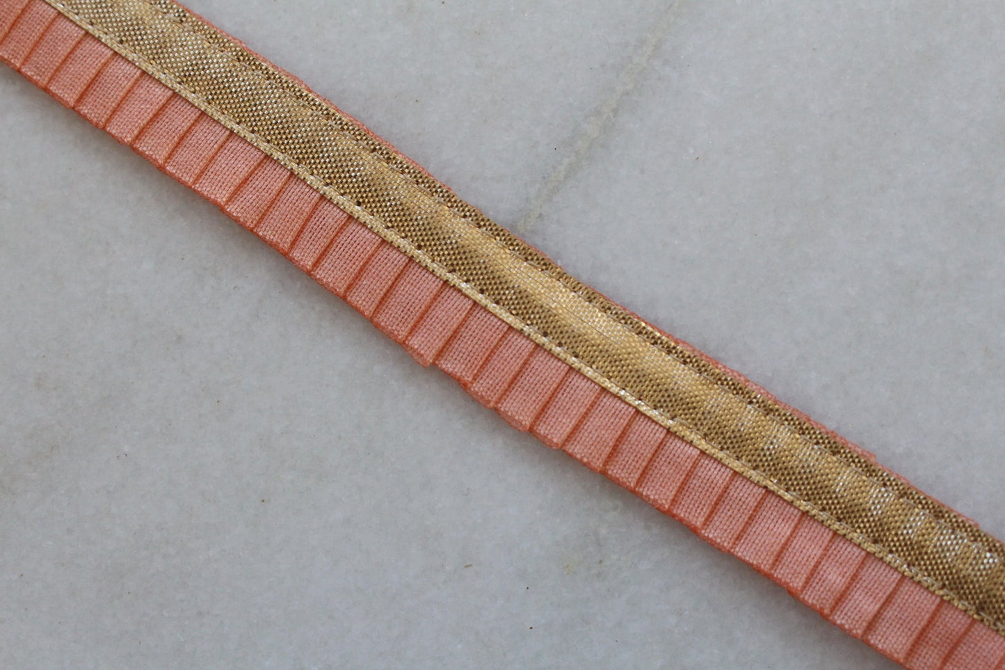 Unique - Salmon Frill 27301150