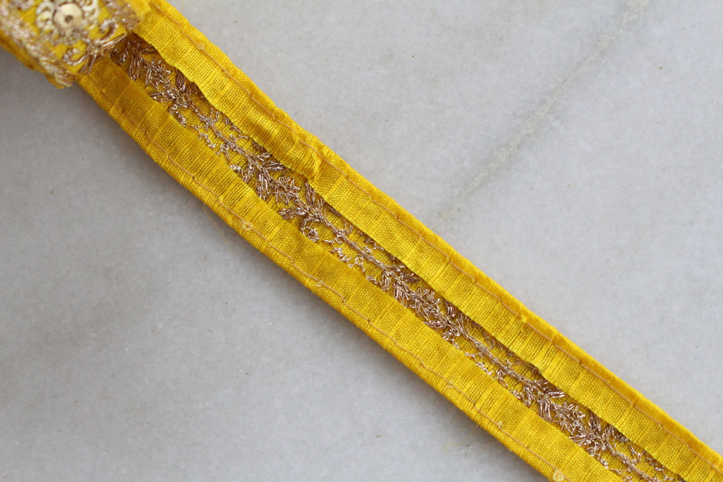 GOLD - Yellow 2731106