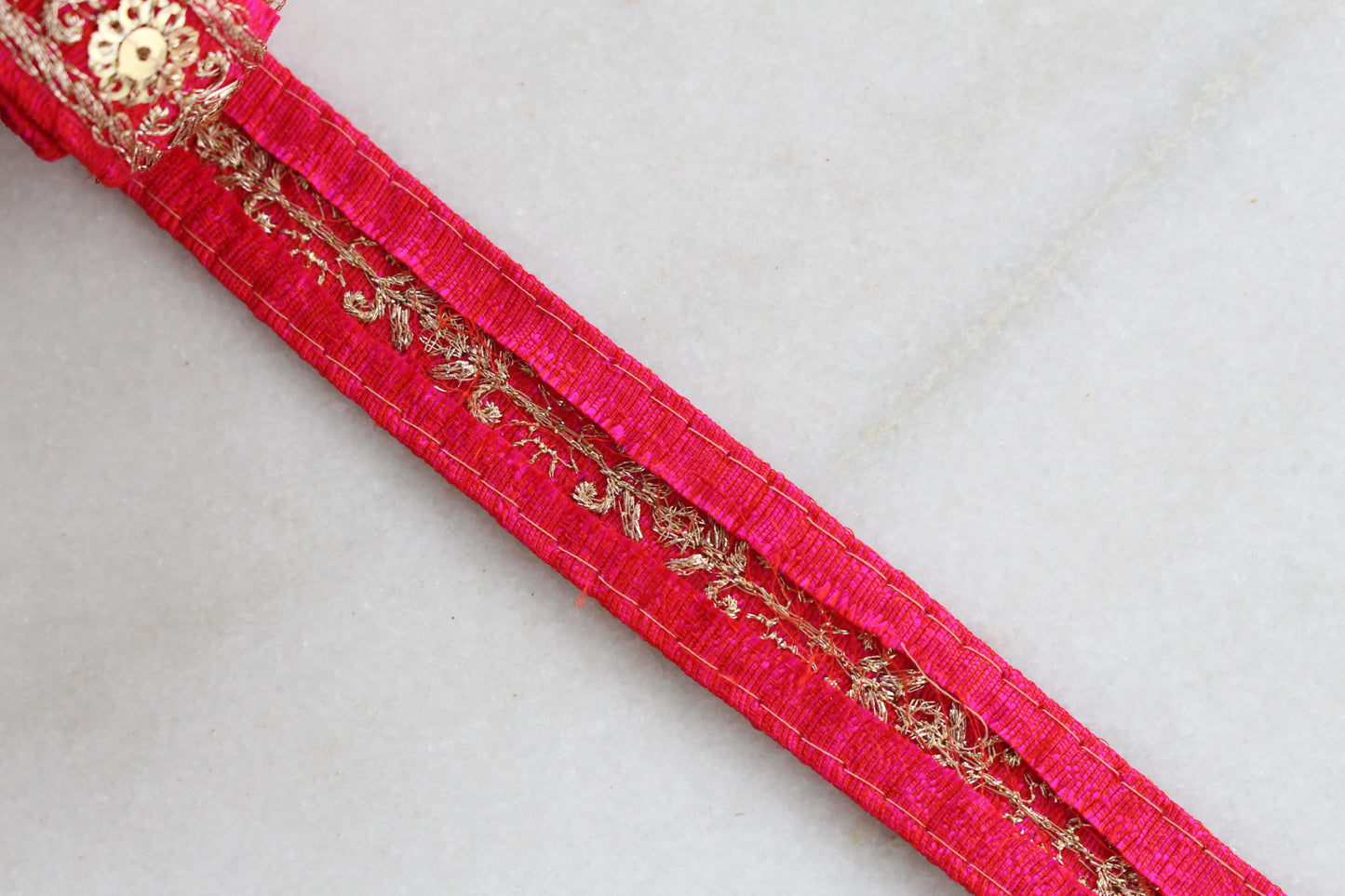 GOLD - Vivid Pink 2731110