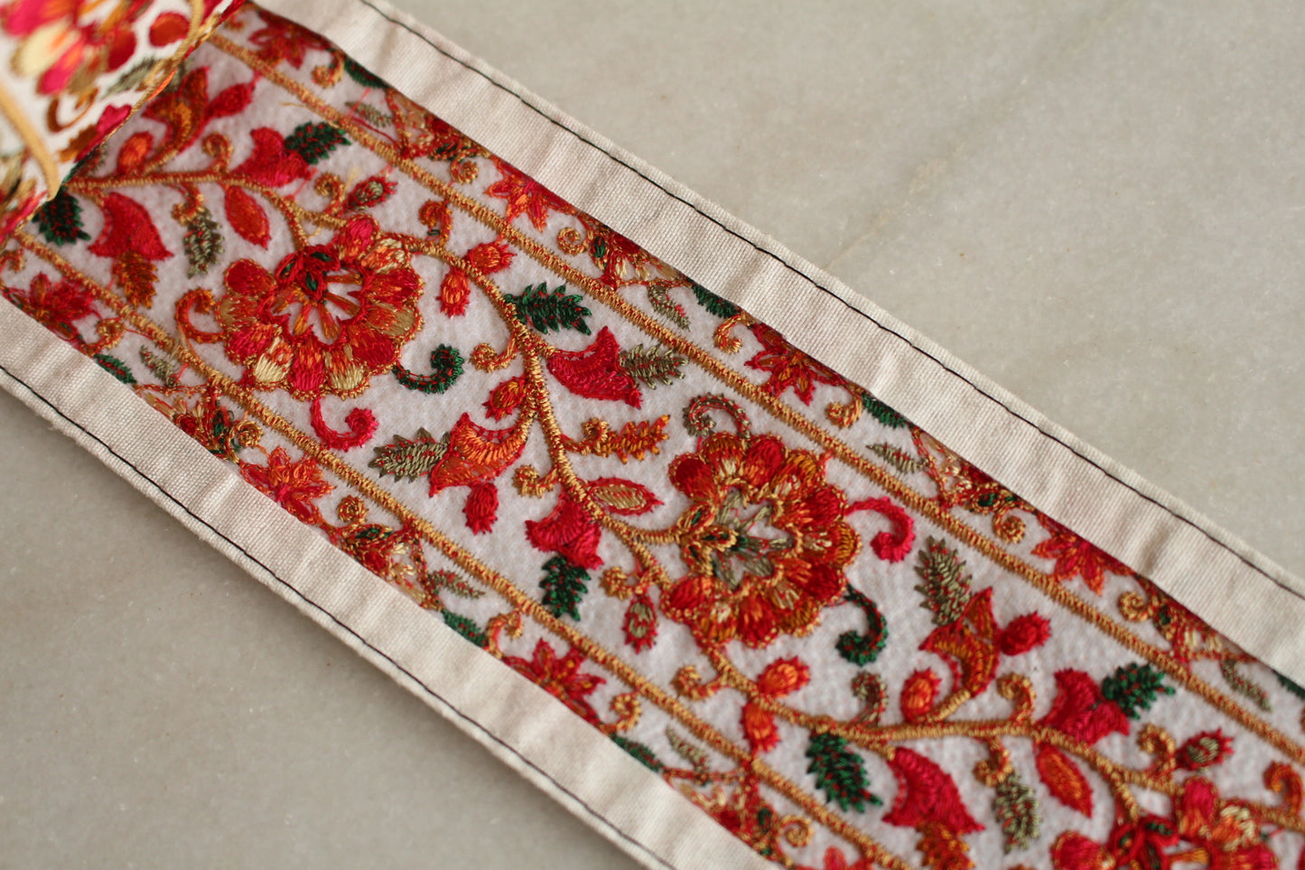 Flower Garden ( FS White Red - 212201714 )