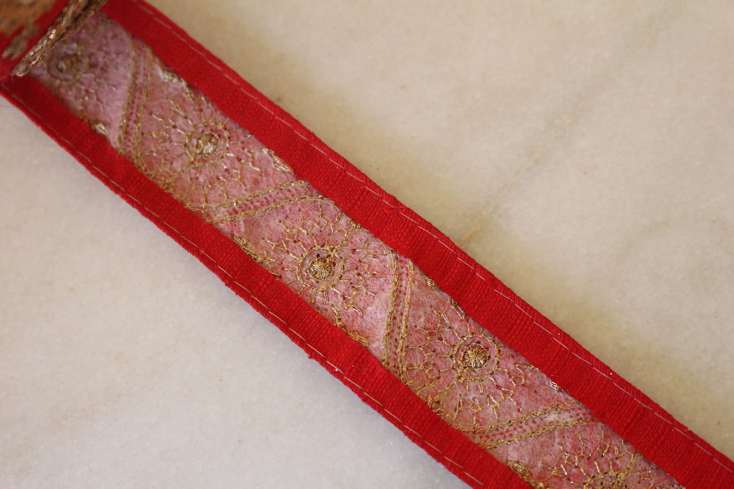 GOLD ( Red 302152317 )