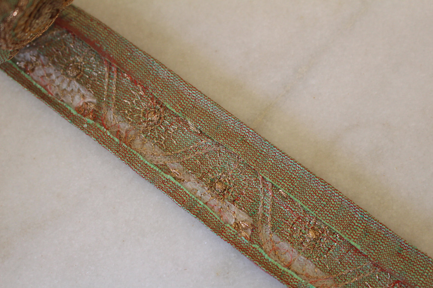 GOLD ( Green Red 302152322 )