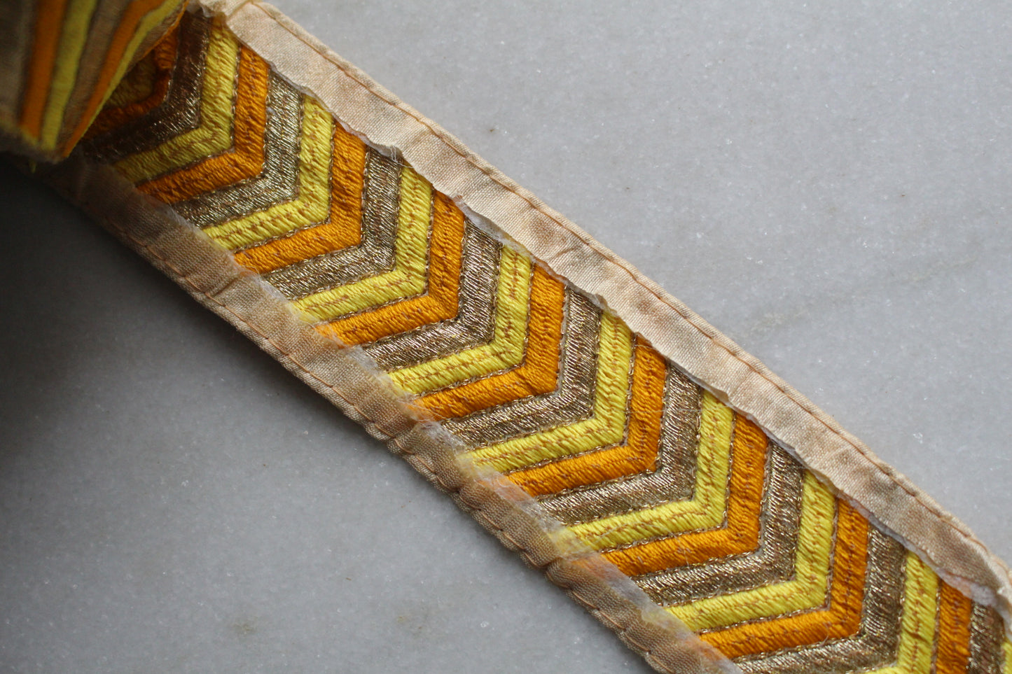 Unique ( Arrow Yellow - 303041547 )