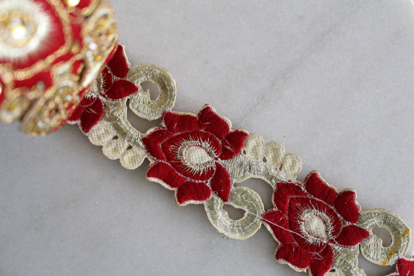 Unique Ribbons ( Gold × Red - 1 )