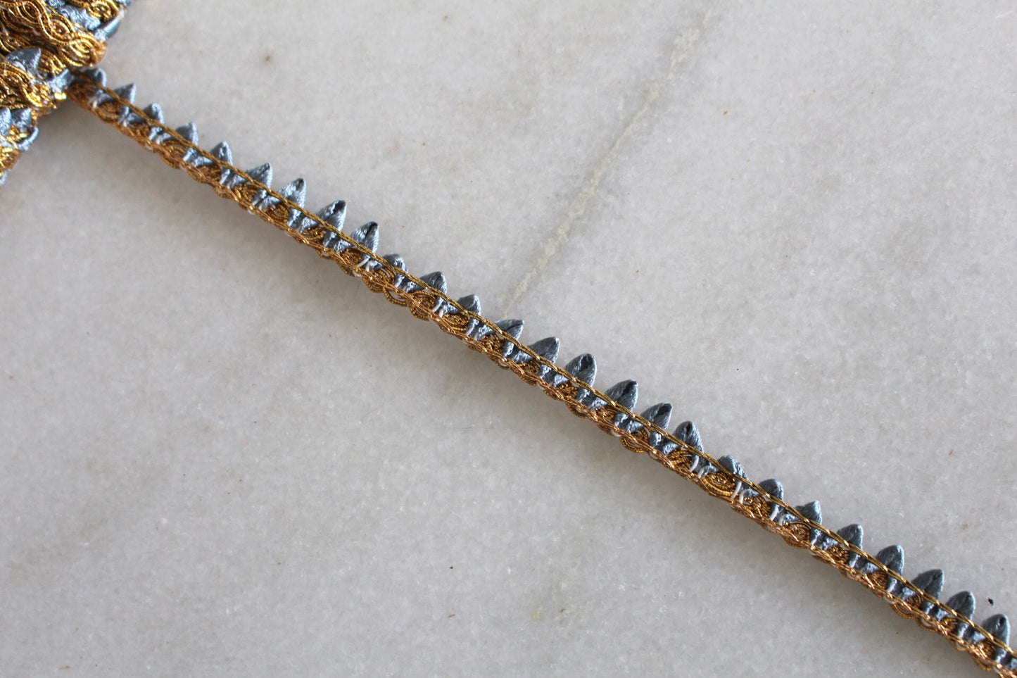 Unique ( Triangular Blue - 11462 )