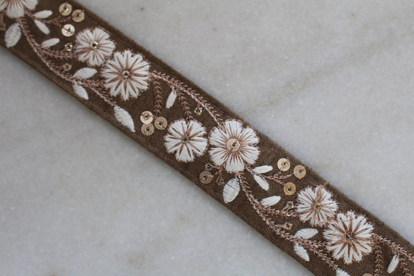 Flower  ( DBLF Brown 251281304 )