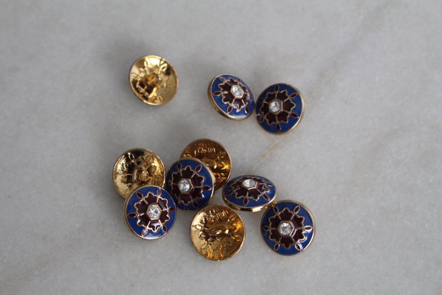 Buttons 66141446