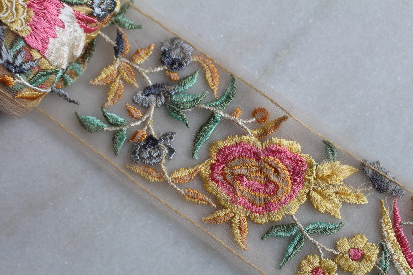 Flower Garden ( Beige × Yellow Green Birds - 224300027 )